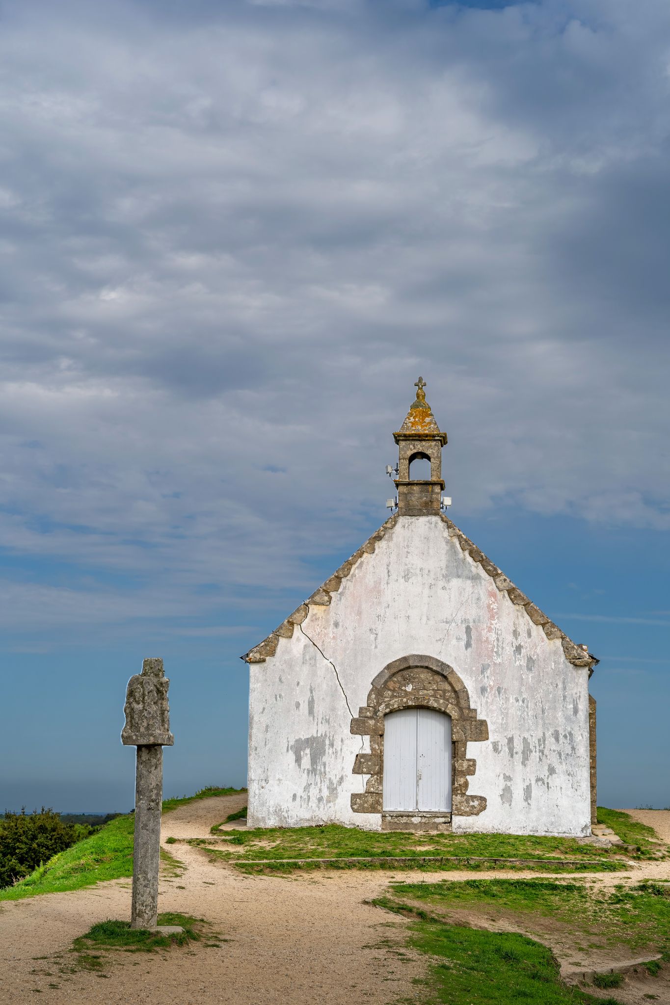 20250919 154943 Carnac   Tumulus und Kapelle St. Michel